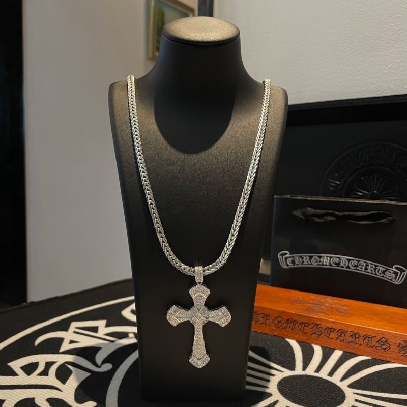 Ch*0me He**ts necklaces